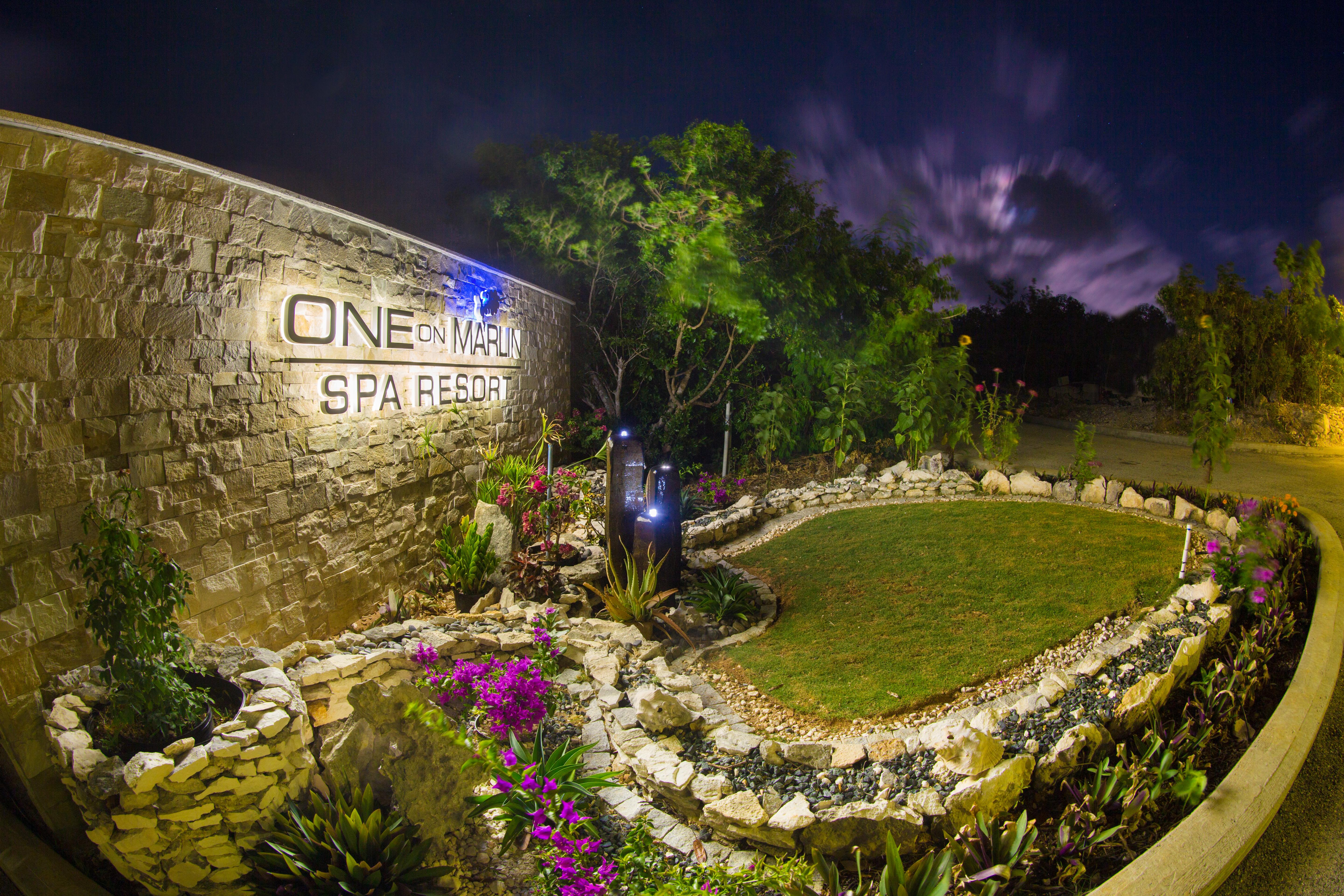 One On Marlin Resort (Adults Only) Turtle Cove Eksteriør billede